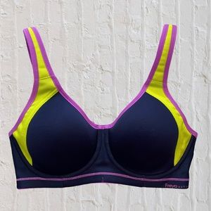 Freya Women's Active Underwire Molded Sports Bra - 28DD